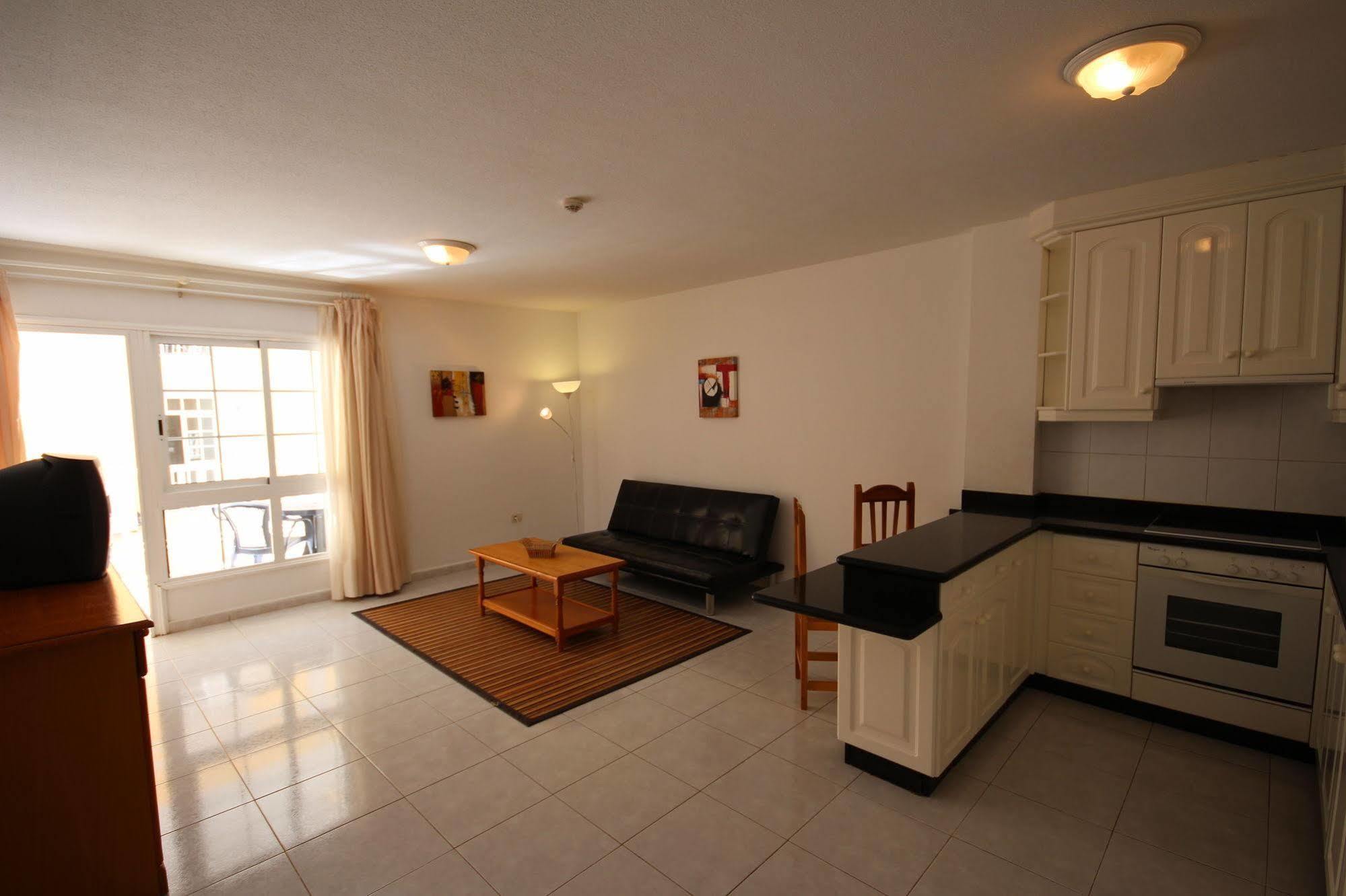 Apartamentos Isla Tenerife Sur (Adults Only) ลอสอาบรีกอส ภายนอก รูปภาพ